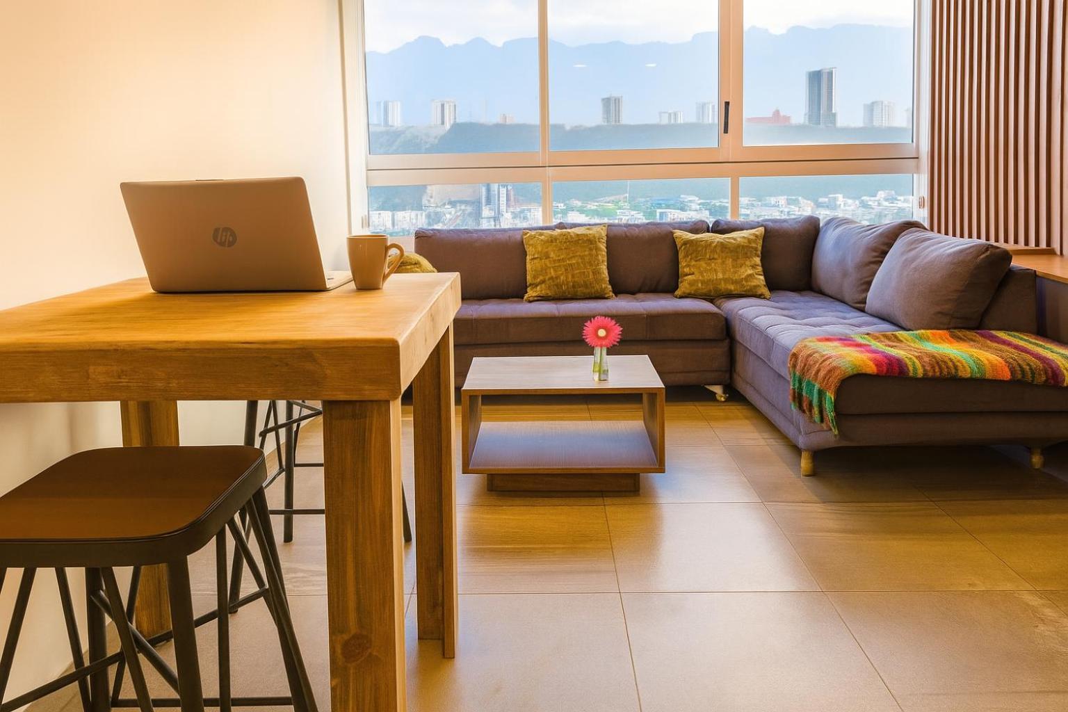Stylish Panoramic Views Loft