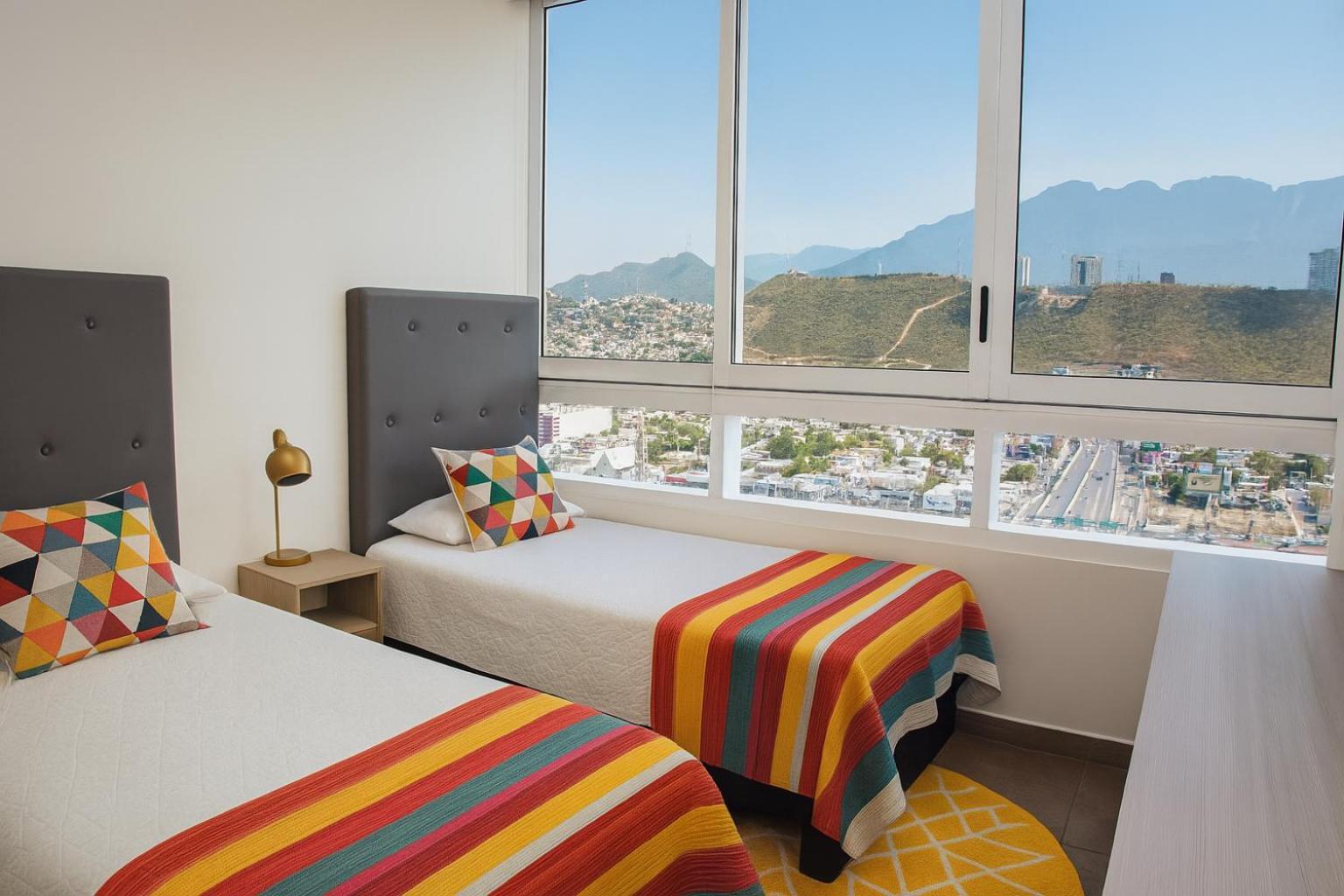 Stylish Panoramic Views Loft